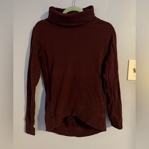 Lulu Lemon maroon scuba turtleneck pullover